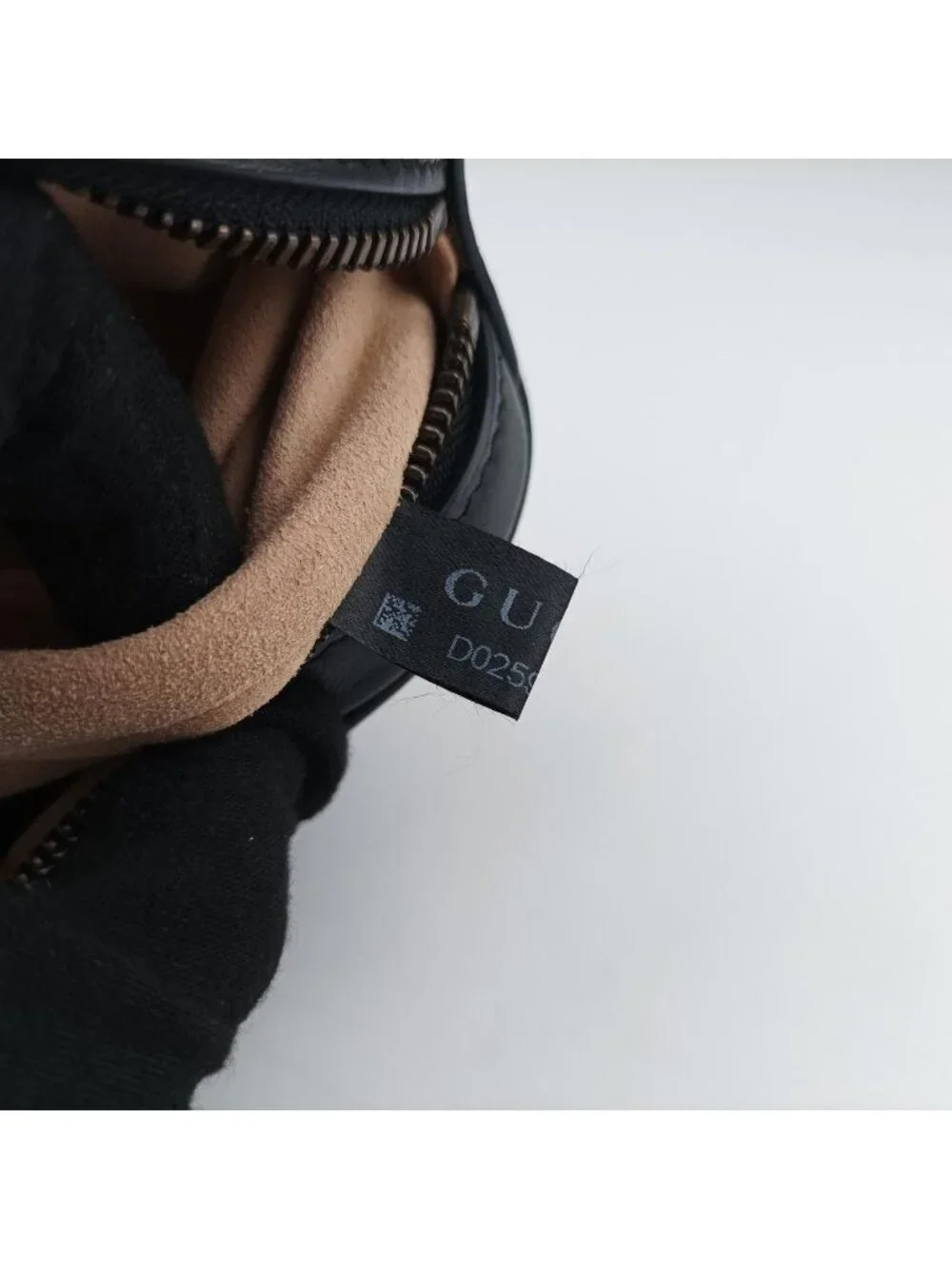 Gucci brand color